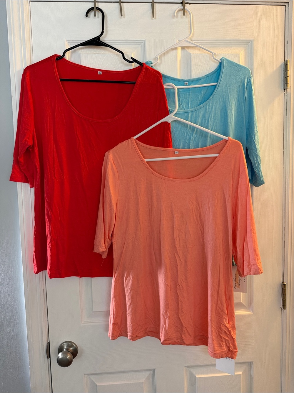 Women’s 3 pk Scoop Neck Tee - Red, Coral, Aqua by